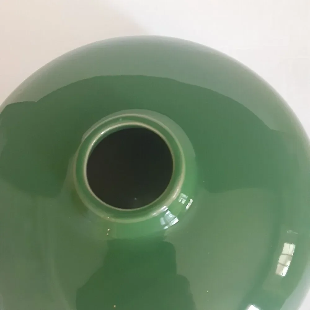 Jennifer Farrell Stoneware Vase Arugula Green Japandi